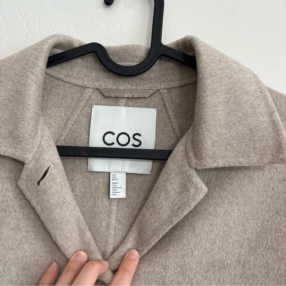 COS Boxy Double Faced Wool Jacket beige
Size S - Picture 5 of 7